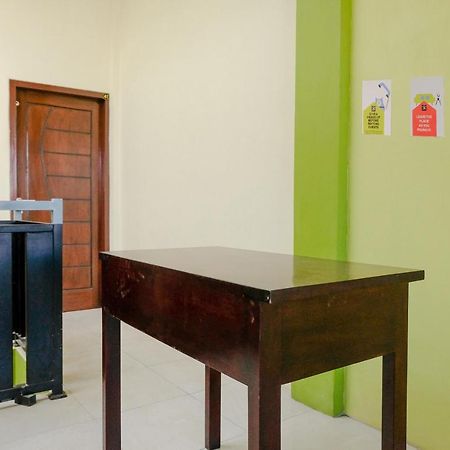 בניוואנגי Zulfina Homestay Syariah Mitra Reddoorz מראה חיצוני תמונה