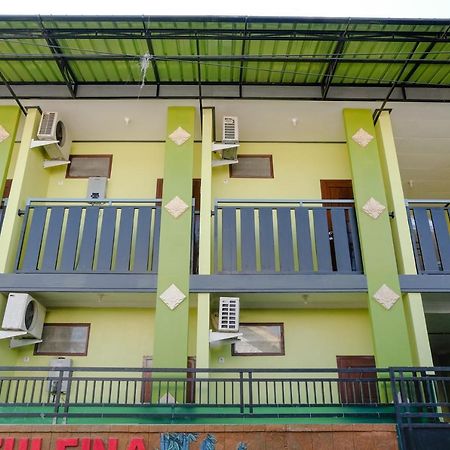 בניוואנגי Zulfina Homestay Syariah Mitra Reddoorz מראה חיצוני תמונה